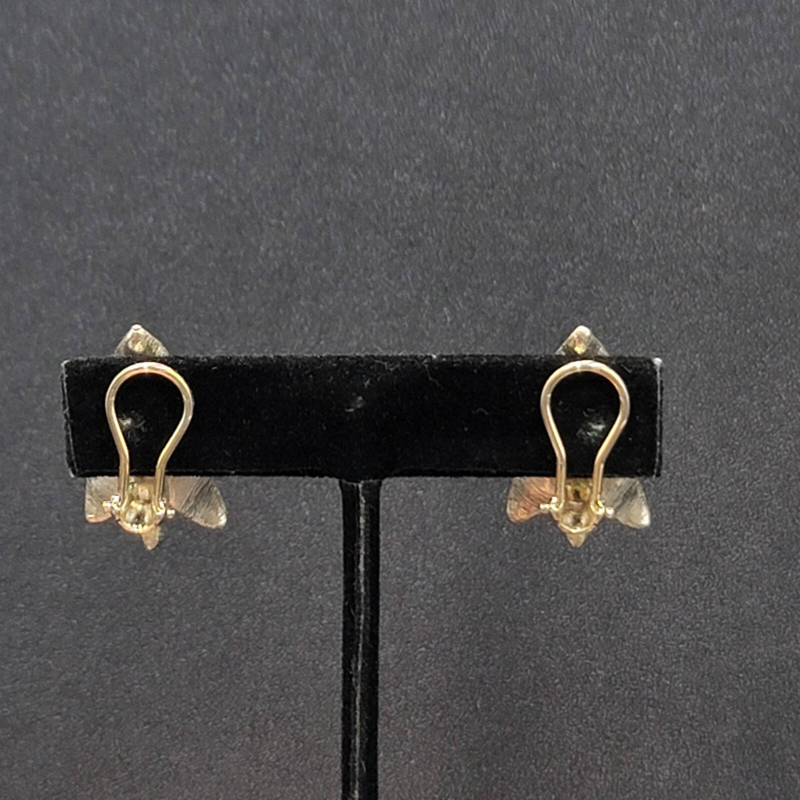 Vintage BSK Clip on Earrings Light Gold tone Climber Textured Leaves 1"