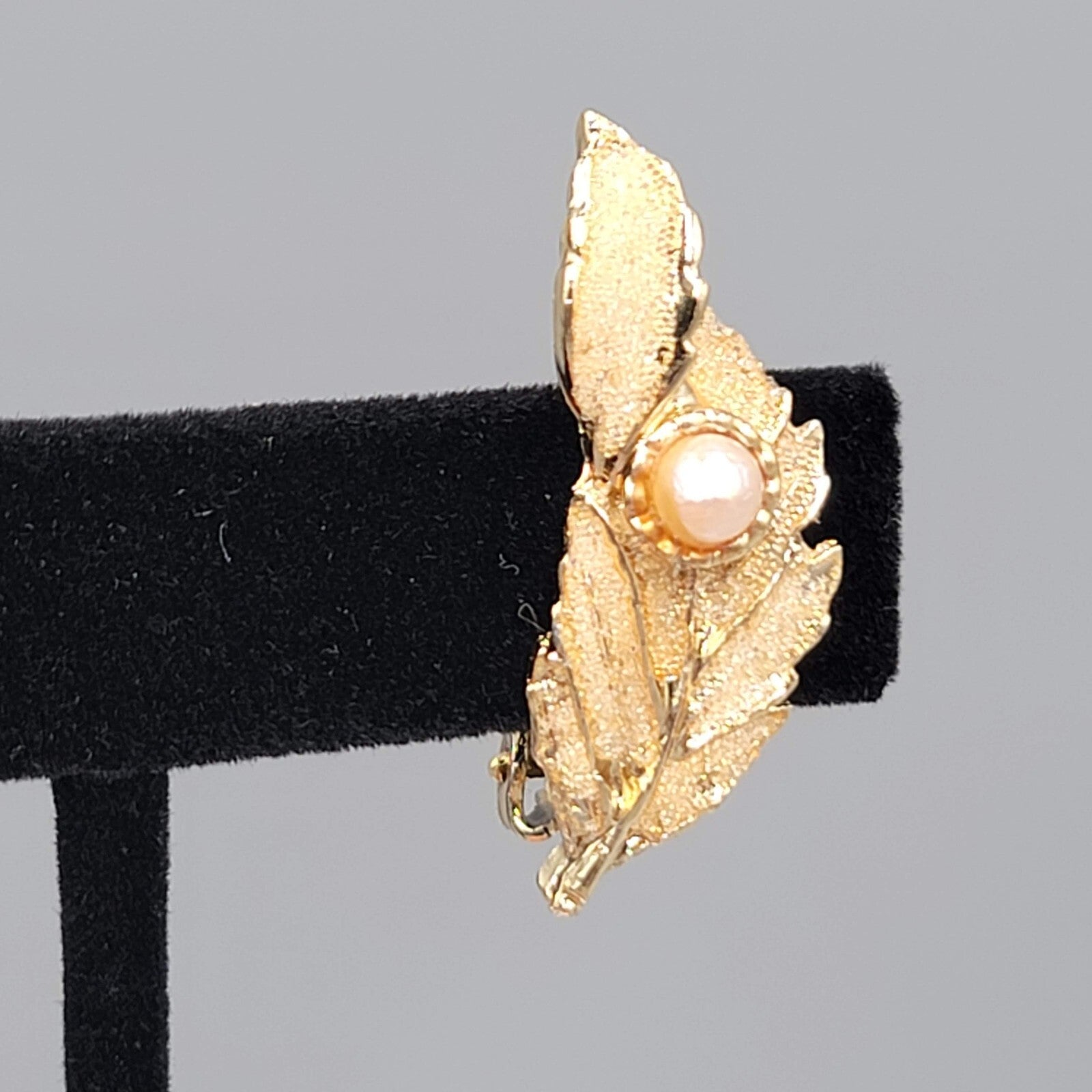 Vintage Climber Clip on Earrings Gold tone Textured Leaf White Bead 1.25"