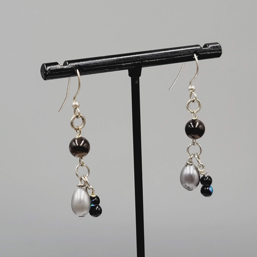 Glass Bead and Pearl Pierced Earrings Silver tone Dangle 1.25"