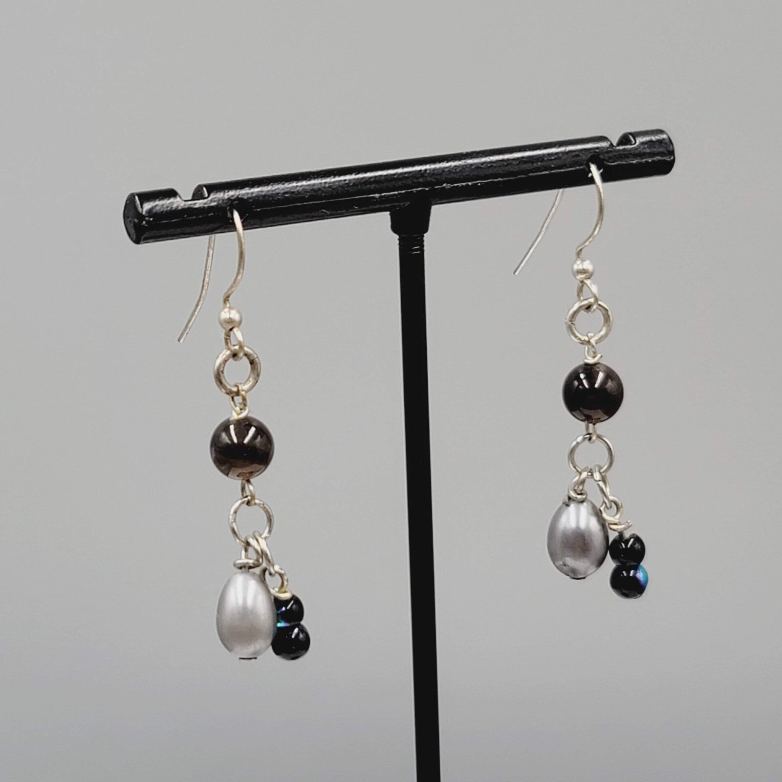 Glass Bead and Pearl Pierced Earrings Silver tone Dangle 1.25"