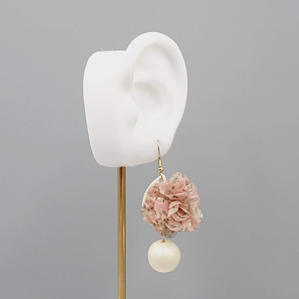 Frilly Pink White Bead Pierced Earrings Gold tone Dangle 1.75"