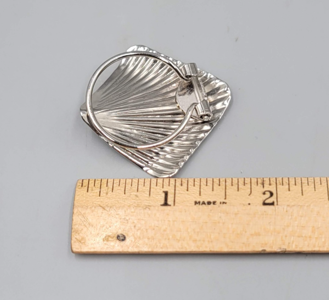 Vintage Scarf Clip Silver tone Shell Design Estate Jewelry 1.5"