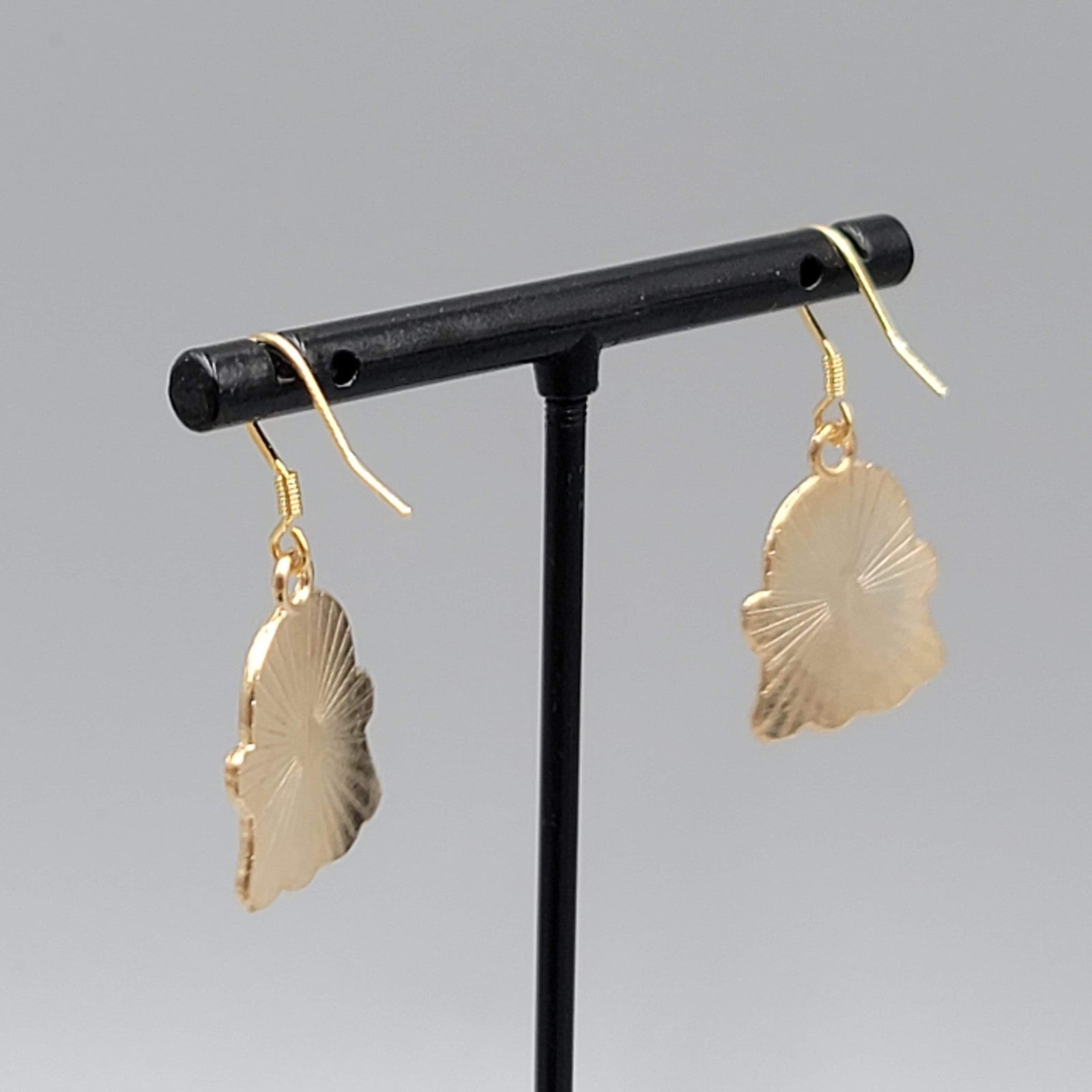 Black Enamel Ghost Pierced Earrings Dangle Gold tone Halloween Cute 7/8"