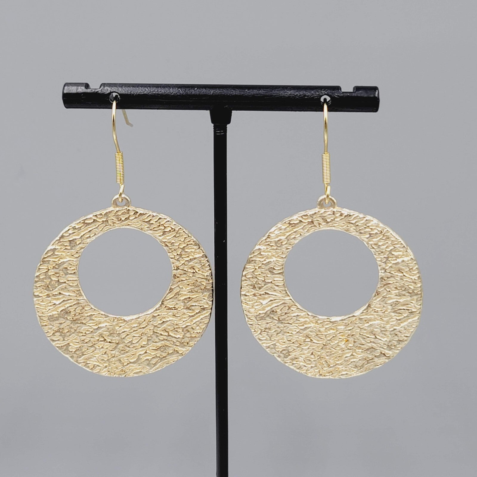 Pierced Earrings Gold tone Hoops Dangle Nugget Embossed Design 1.5"