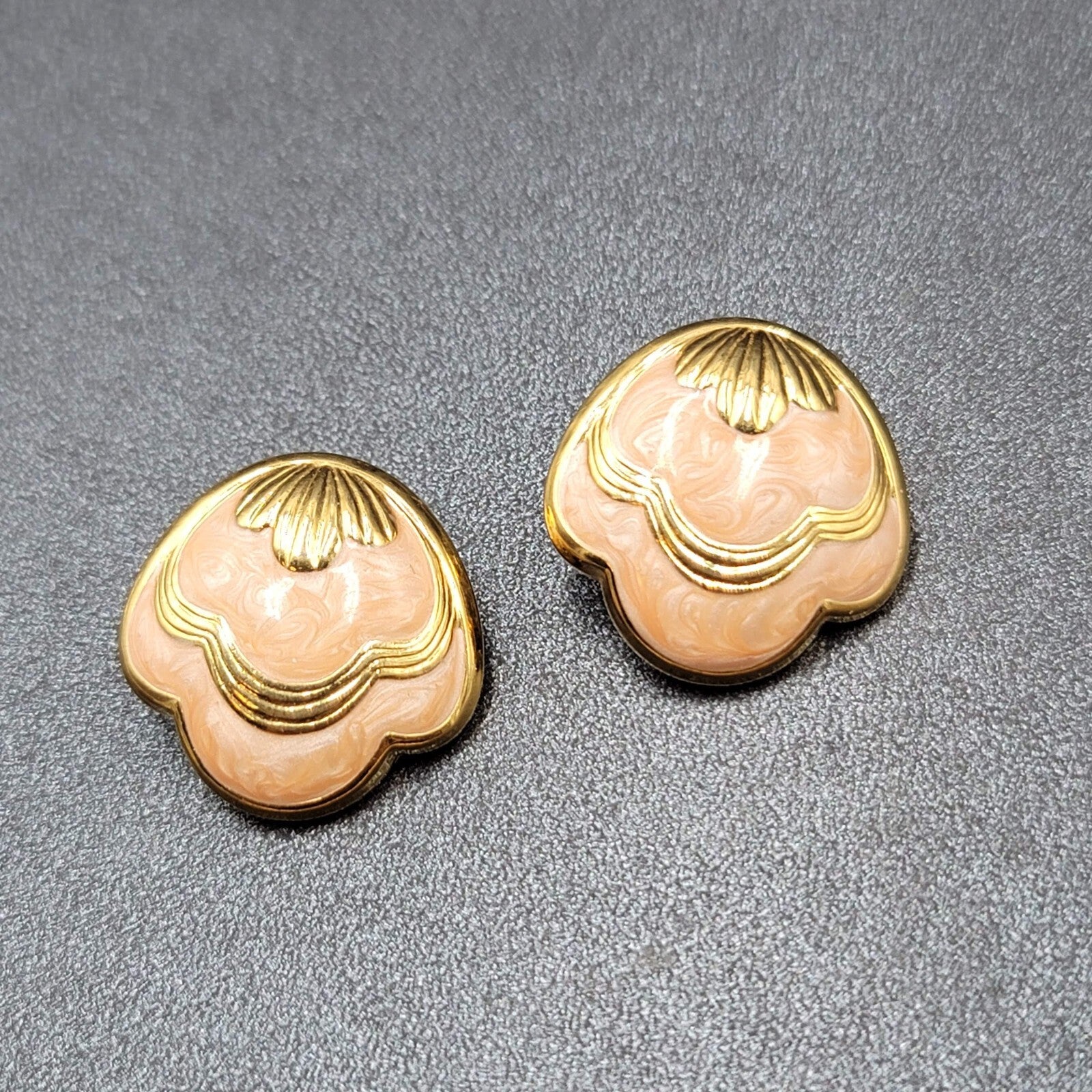 Vintage Pierced Earrings Gold Plated Peach Swirl Enamel Shell Design 1"