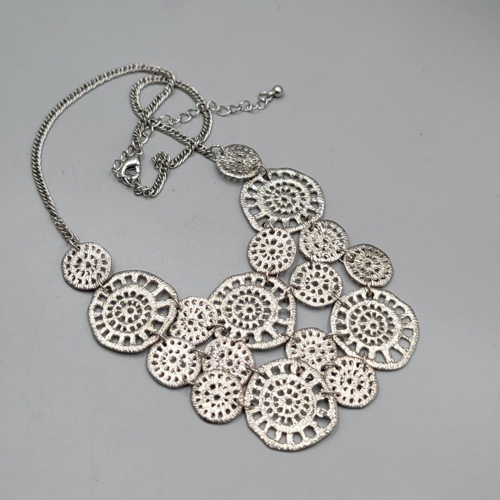 Textured Medallion Bib Necklace Silver tone 14"-16"