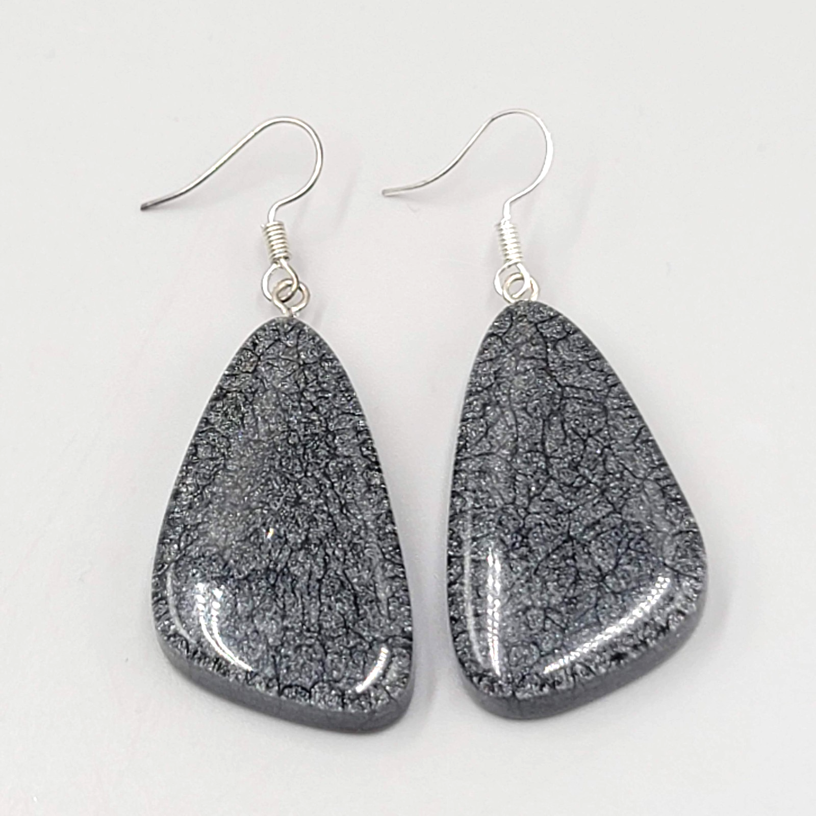 Black Swirl Resin Statement Dangle Pierced Earrings Silver tone 1.5"