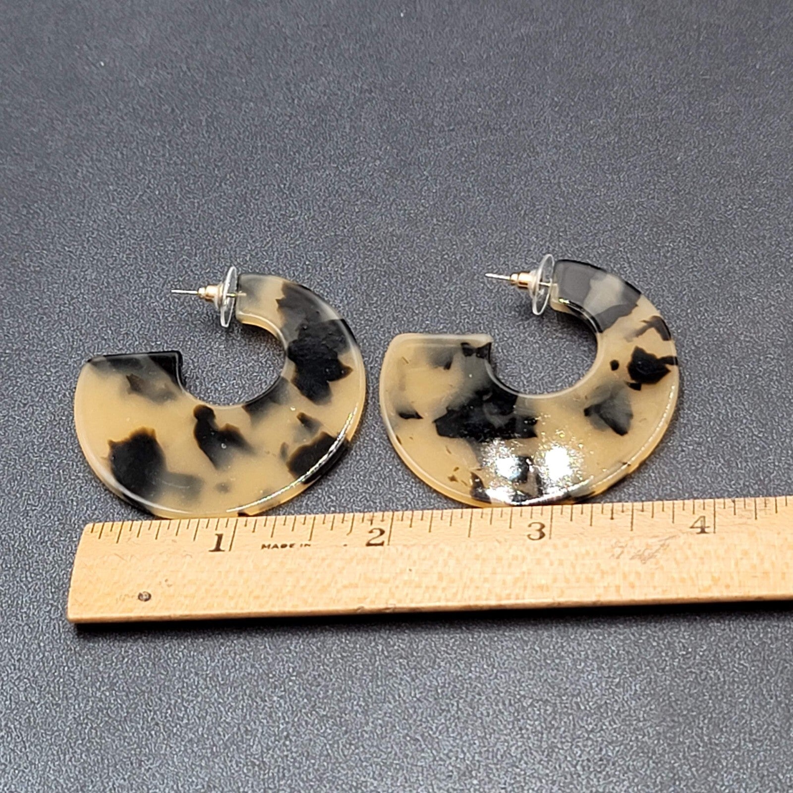 Pierced Earrings Large Acrylic Tortoise Wide Hoops Beige Brown 2"