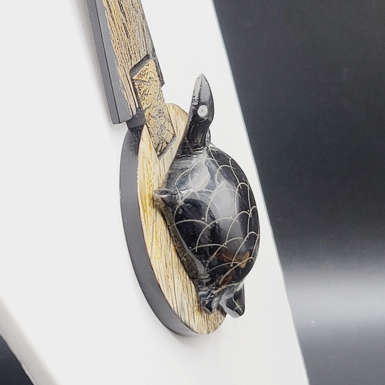 Safari TURTLE Carved Wood Beaded Brass Necklace Vintage 21"