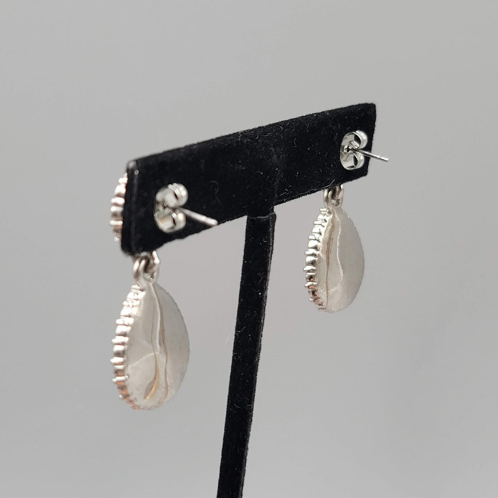 Blue Faceted Crystal Teardrop Pierced Earrings Silver tone Dangle 1.5 in
