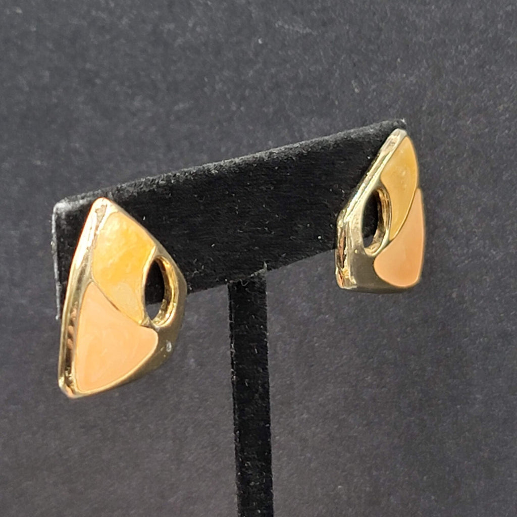 Vintage Pierced Earrings Peach Pink Enamel Gold tone Drop 3/4"