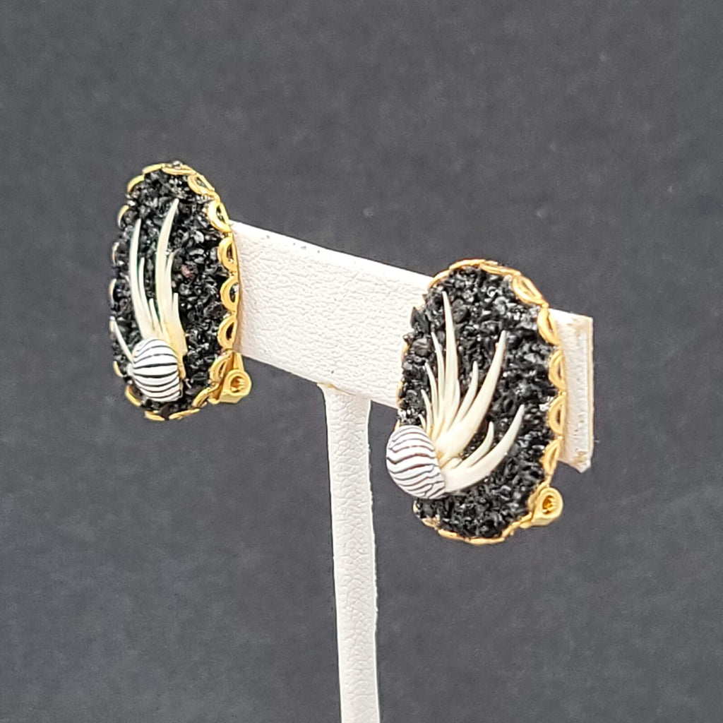 Vintage Clip on Earrings Gold tone Black Druzy Seashell Drop 1"