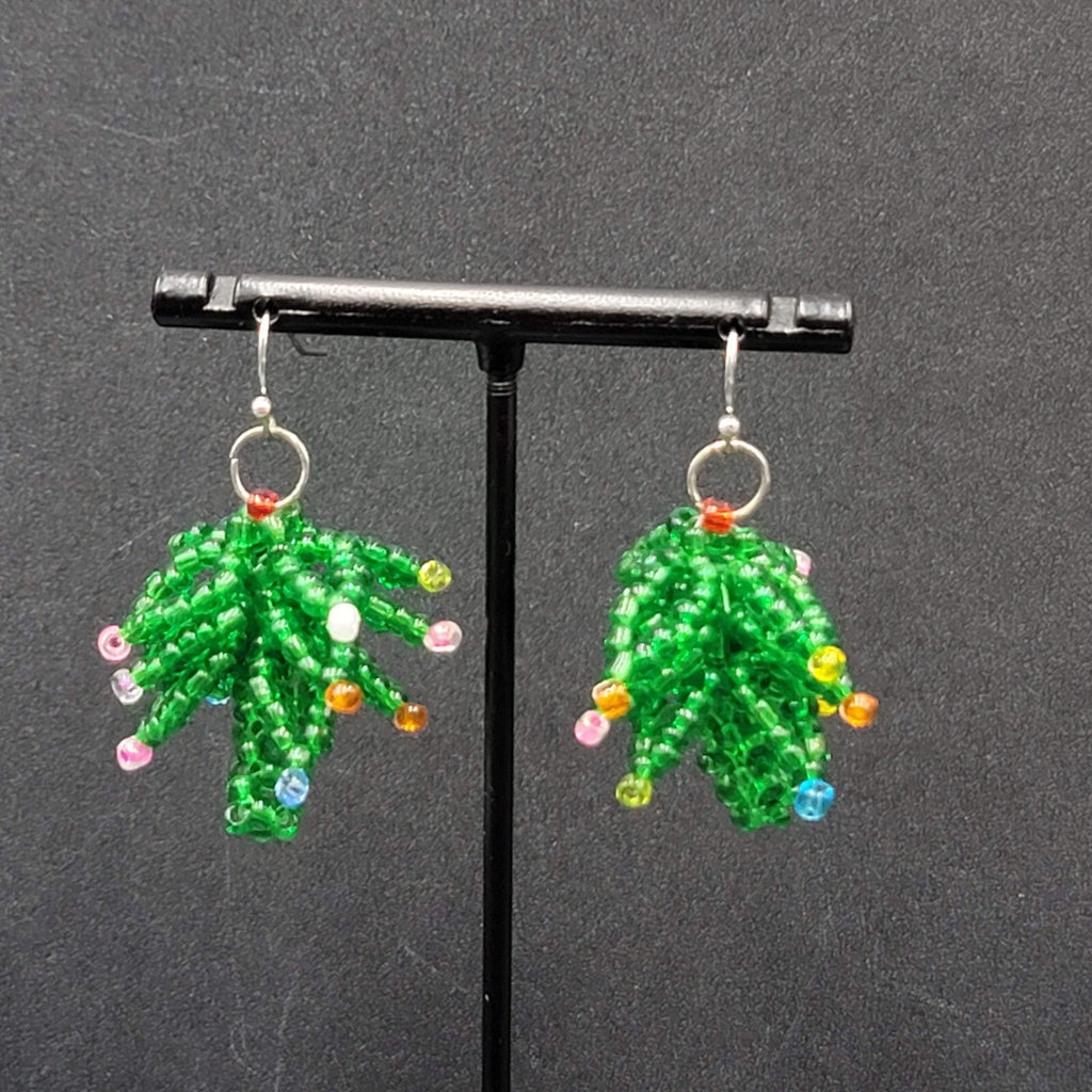 Vintage Pierced Earrings Seed Bead Christmas Palm Trees Dangle  1.25"