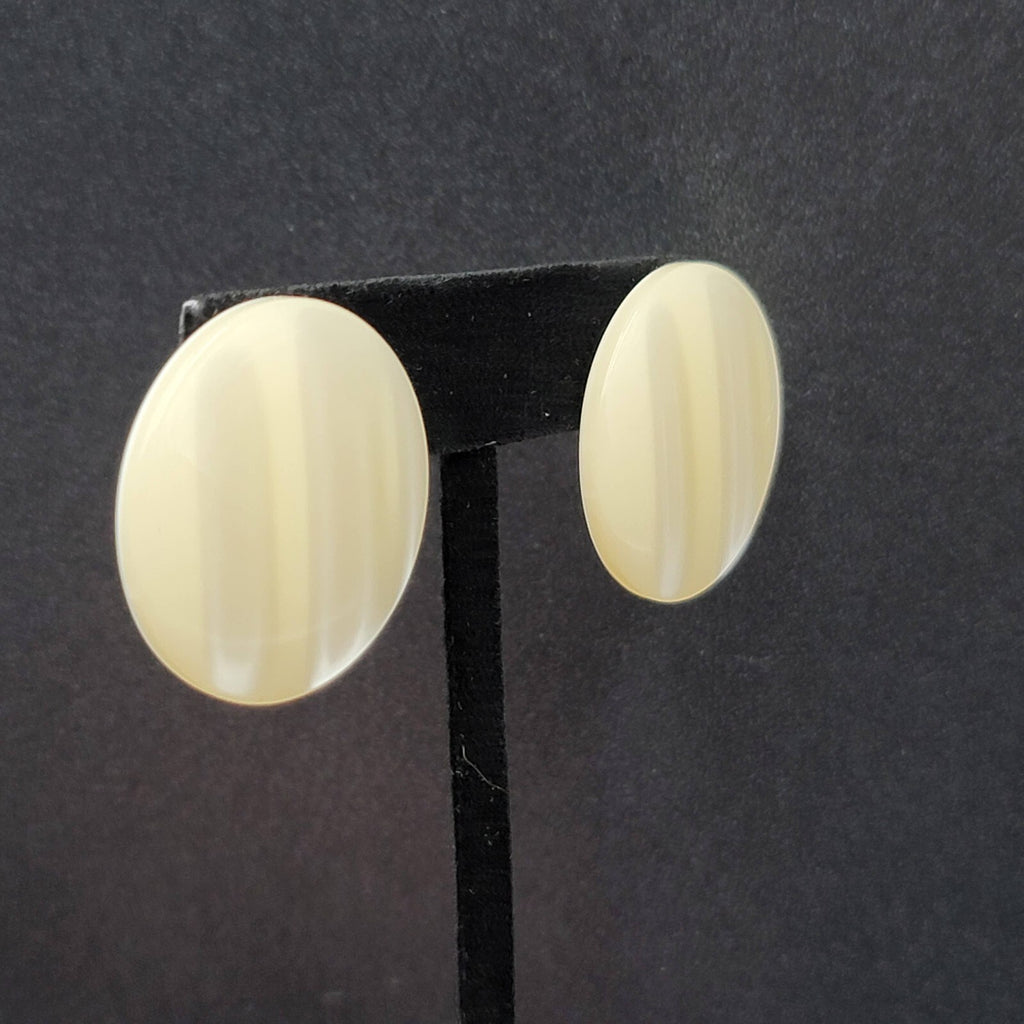 Vintage Pierced Earrings Pearloid Round Discs  1 1/8"