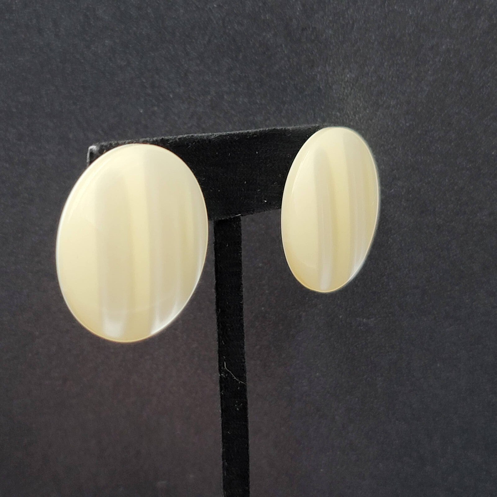 Vintage Pierced Earrings Pearloid Round Discs  1 1/8"