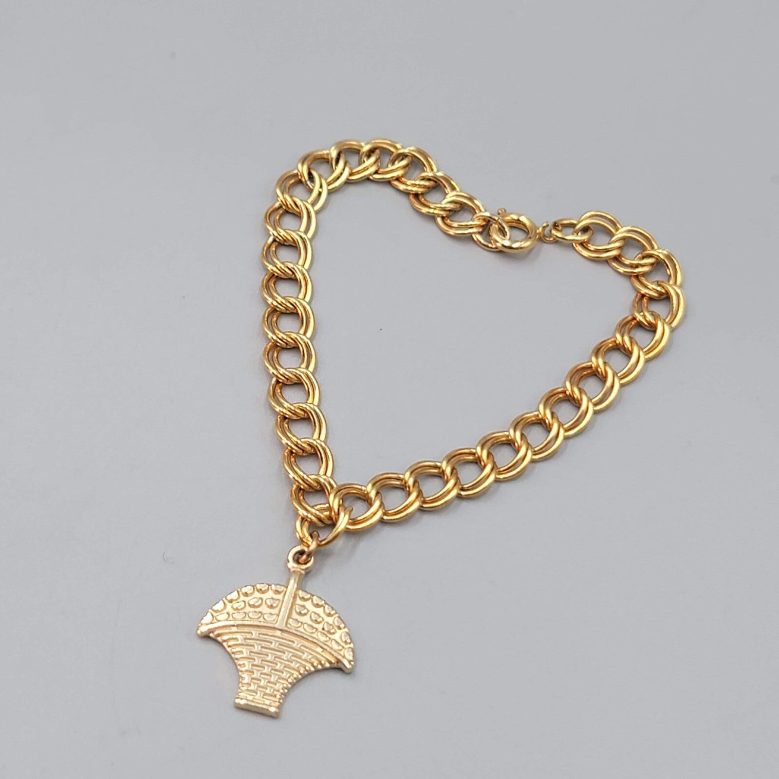 Vintage American Airlines FAIR LADIES Charm Bracelet Gold tone 7"