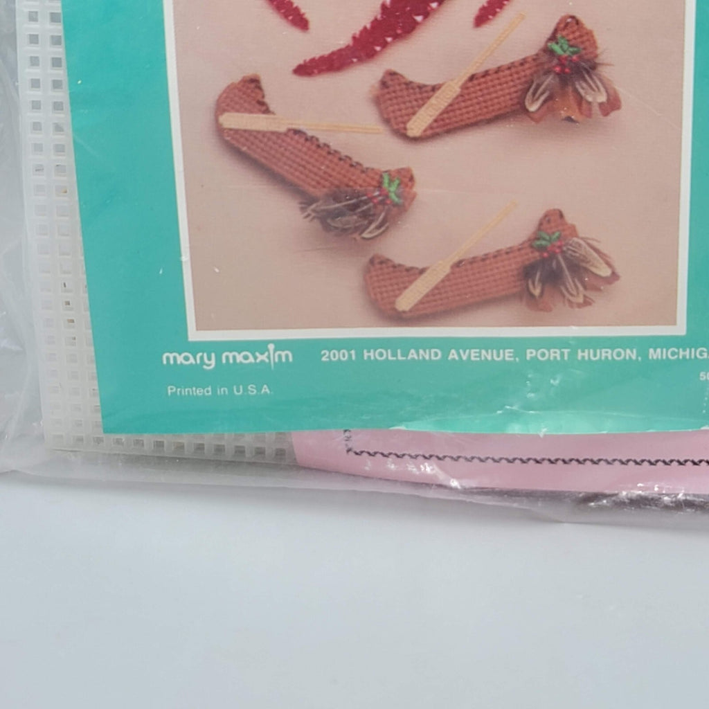 Mary Maxim Needlepoint Chili Peppers Wall Hanging Plastic Craft Kit #67460