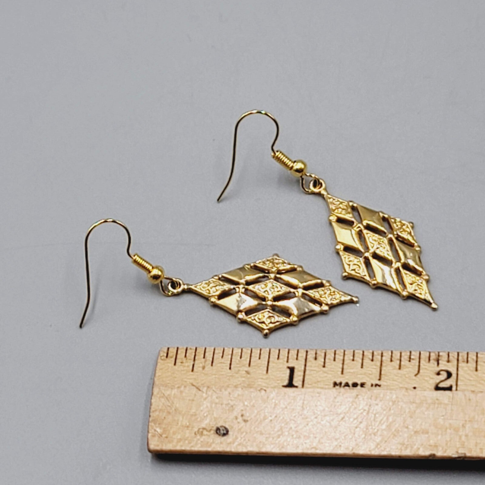Gold Plated Dangle Pierced Earrings Textured Diamond Shape 1.25"