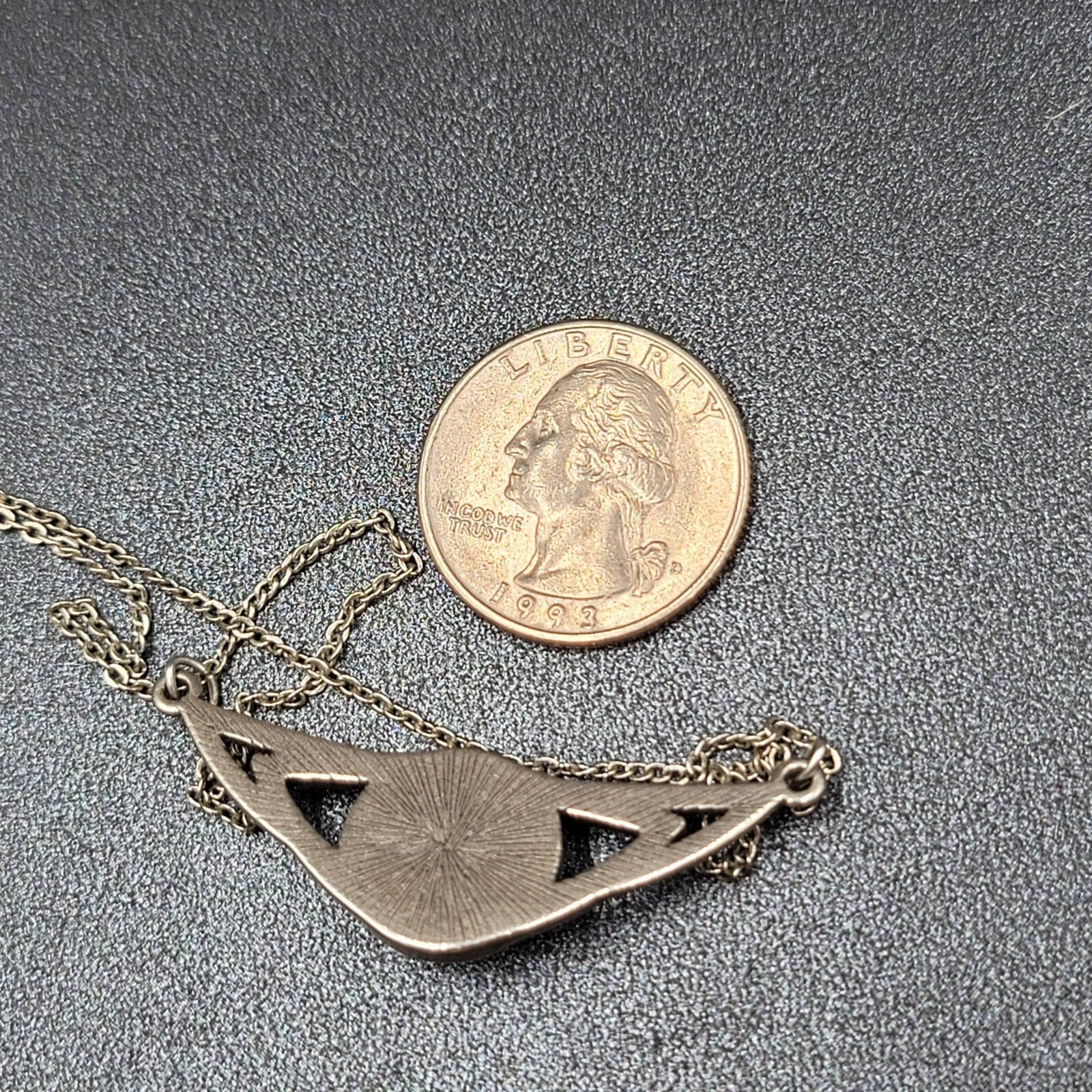 American Eagle AEO Necklace Blue Stone Pendant Chain Silver tone 17"-18.5"