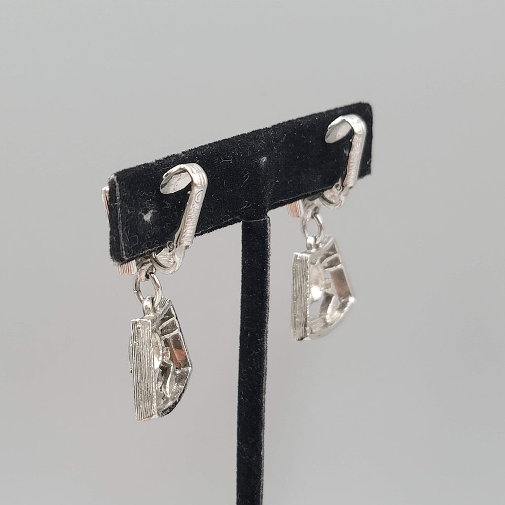 Vintage Sarah Cov Clip on Earrings Zodiac Cancer Silver toen Dangle 1.5"