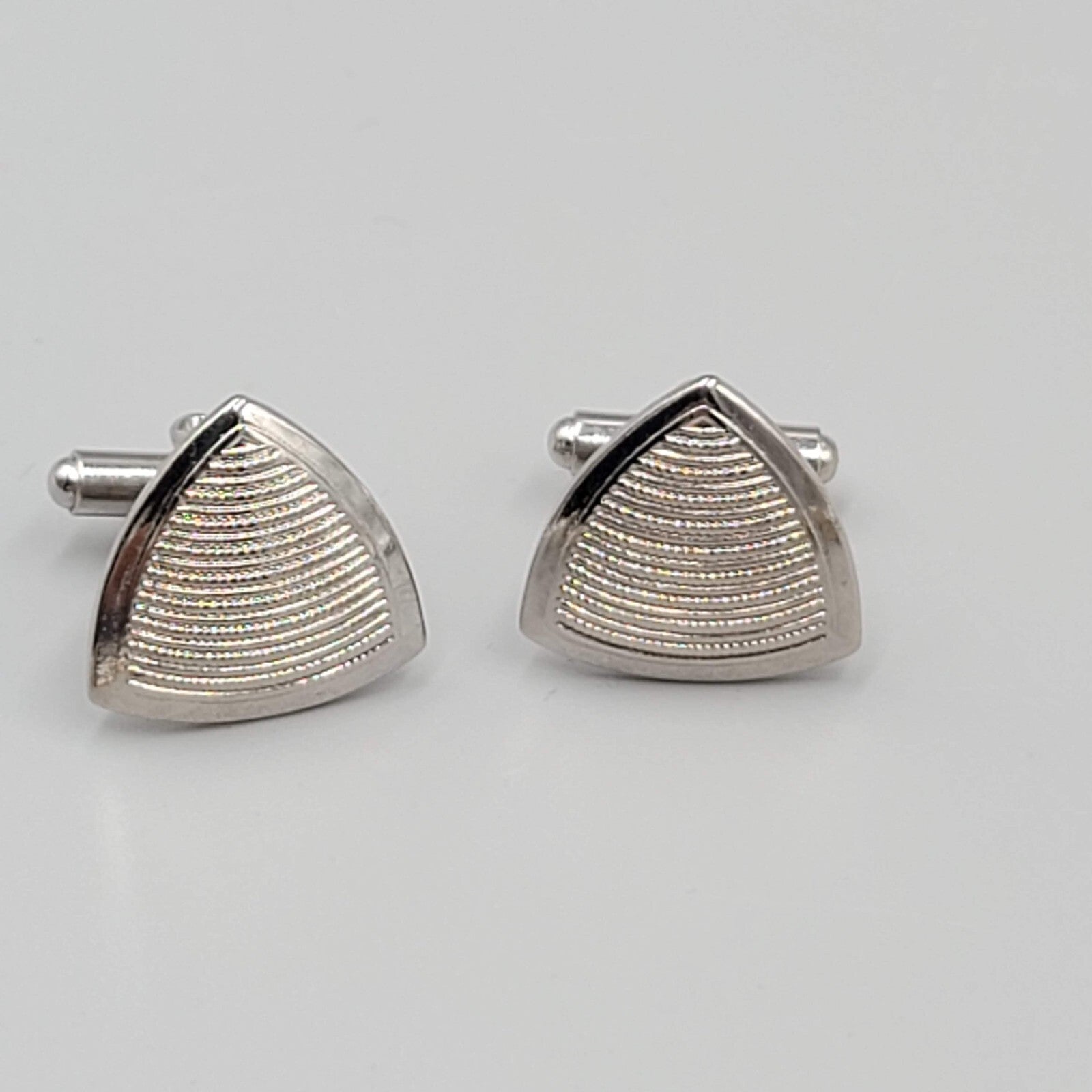 Vintage Silver tone Mens Cufflinks Etched Triangle Mens Estate Jewelry 3/4"
