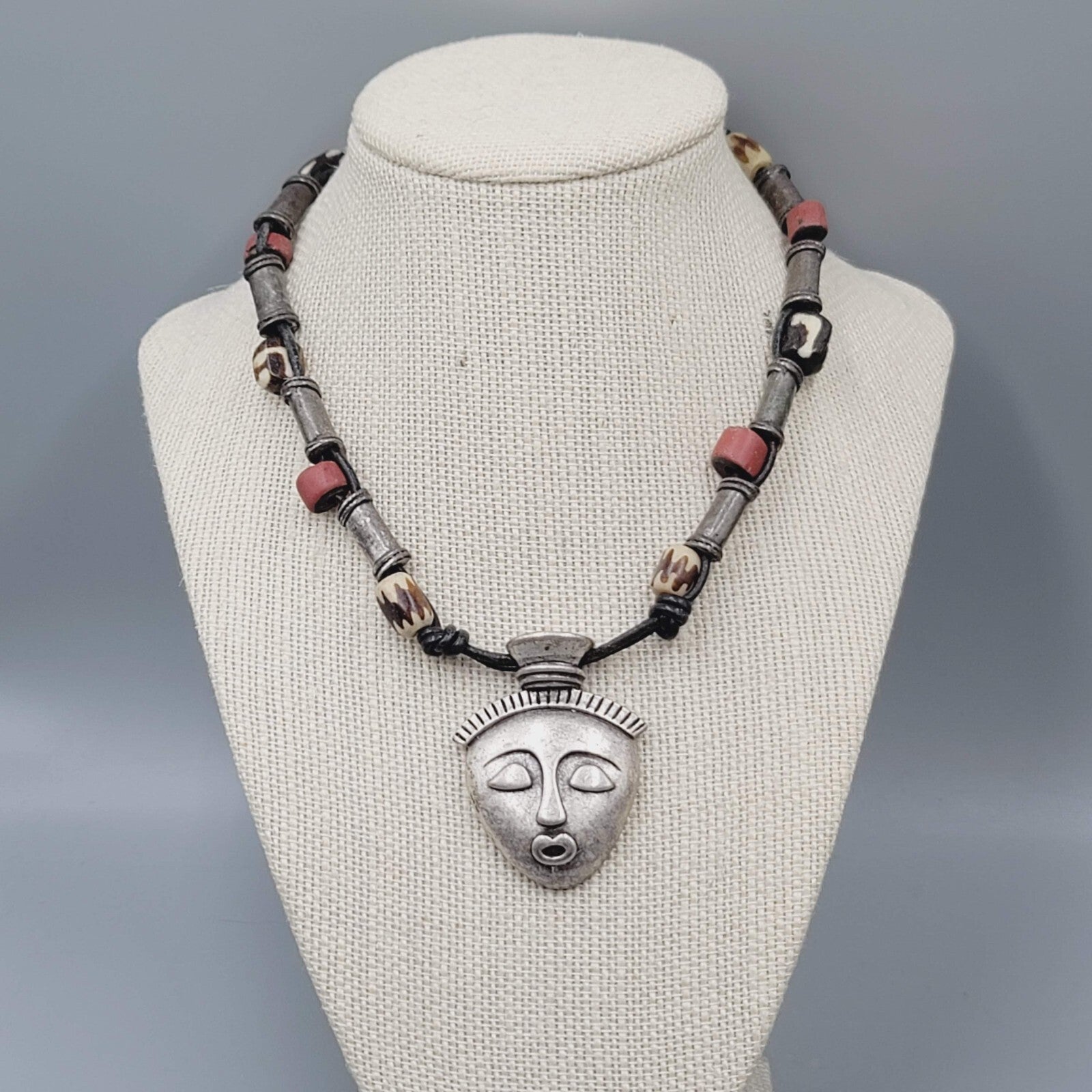 Chicos Face Pendant Necklace Silver tone Beaded 15"-19"