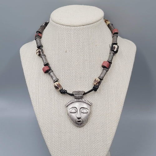 Chicos Face Pendant Necklace Silver tone Beaded 15"-19"