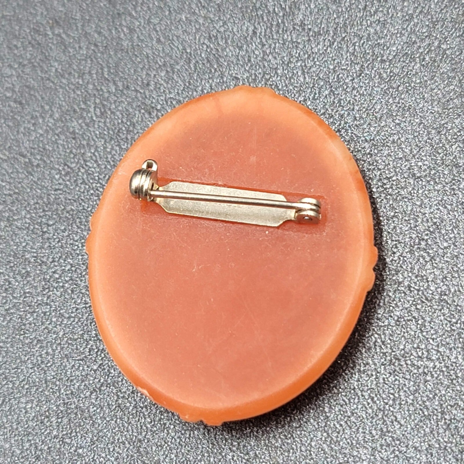 Vintage AVON Coral Resin Cameo Flower Floral Bouquet Oval Brooch Pin 1.5"