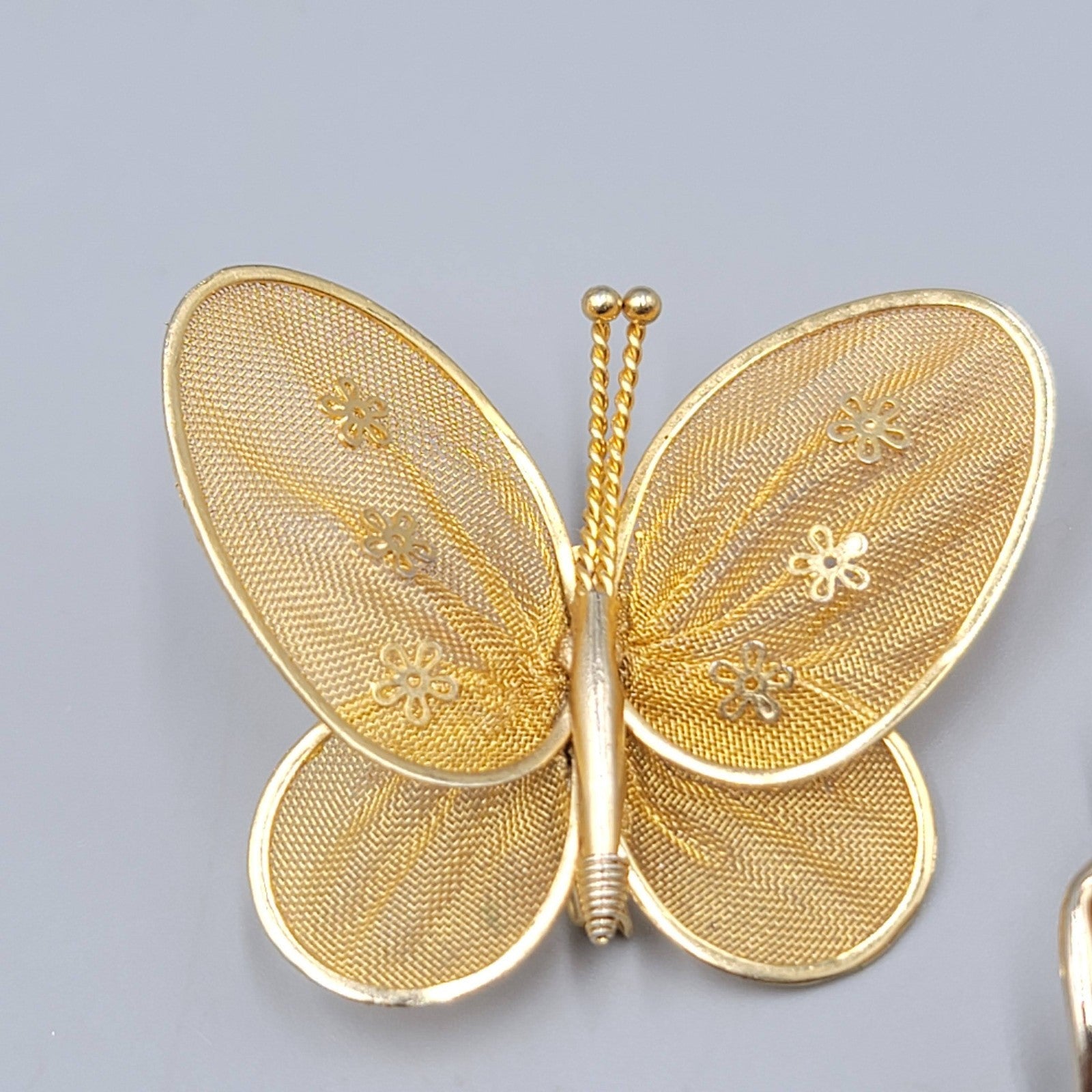 Vintage Brooch Lot of 2 Mesh Flower Butterfly Gold tone Estate Jewelry
