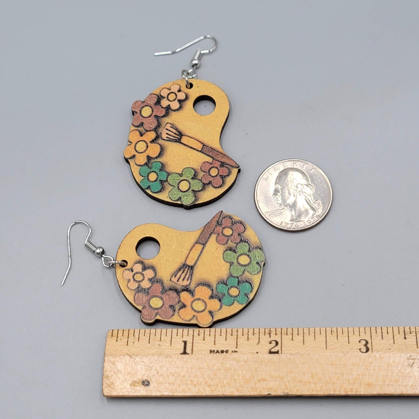 Artist Palette Pierced Earrings Wood Flowers Dangle Silver tone  1.75"