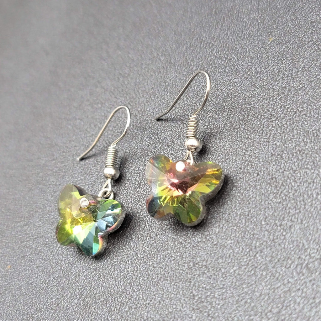 Pierced Earrings Silver tone Rainbow Heliotrope Butterfly Dangle Bead 1/2"
