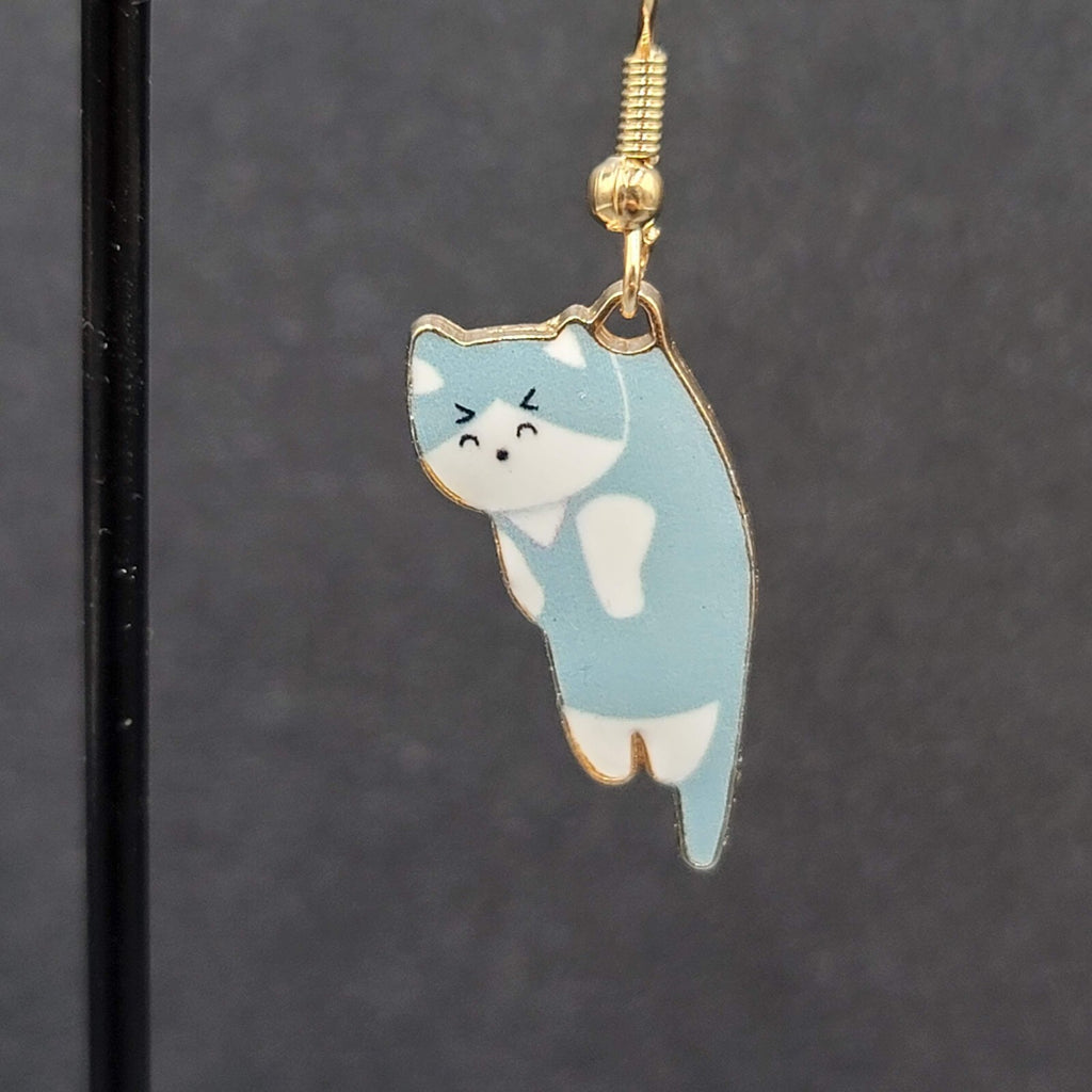 Pierced Earrings Kitten Cat Blue White Gold tone Dangle 1" 