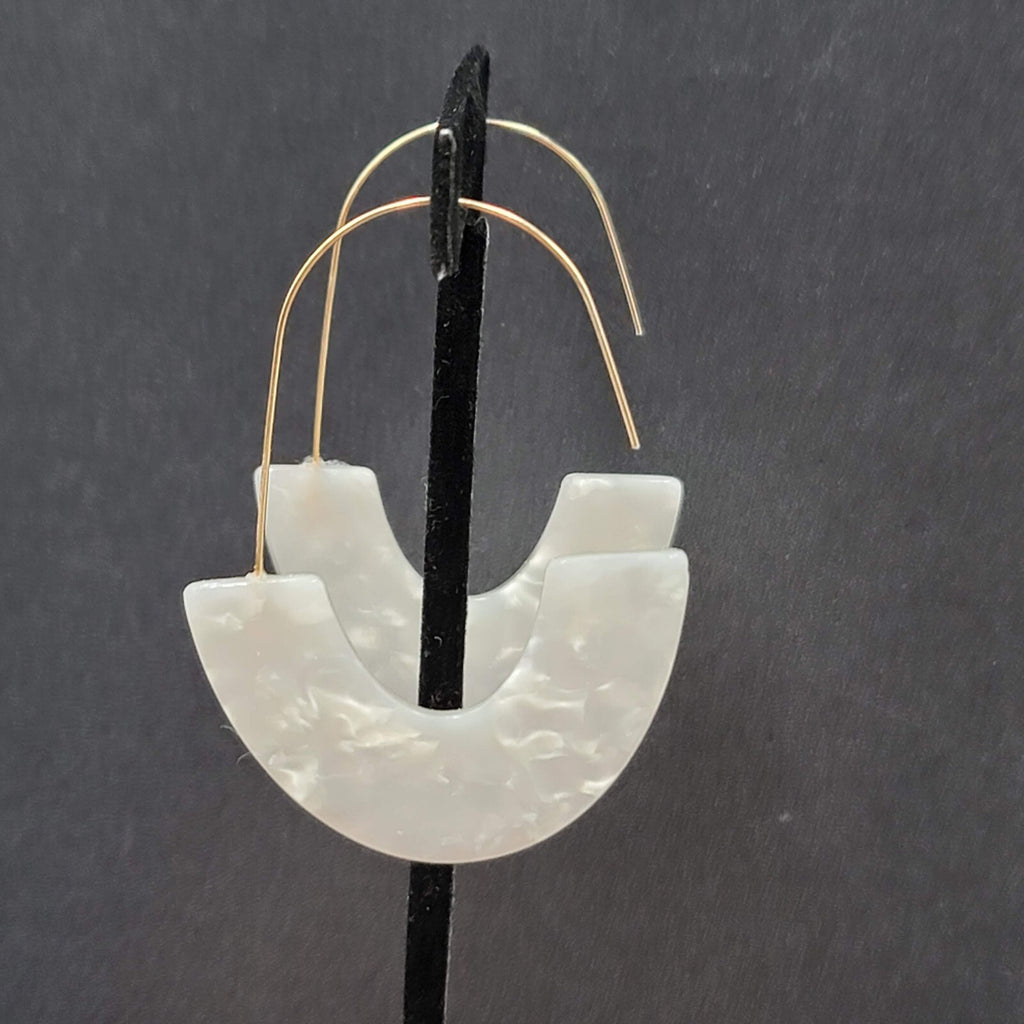 Pierced Earrings Gold tone Hook White Pearloid Resin Statement Dangle 2.75"