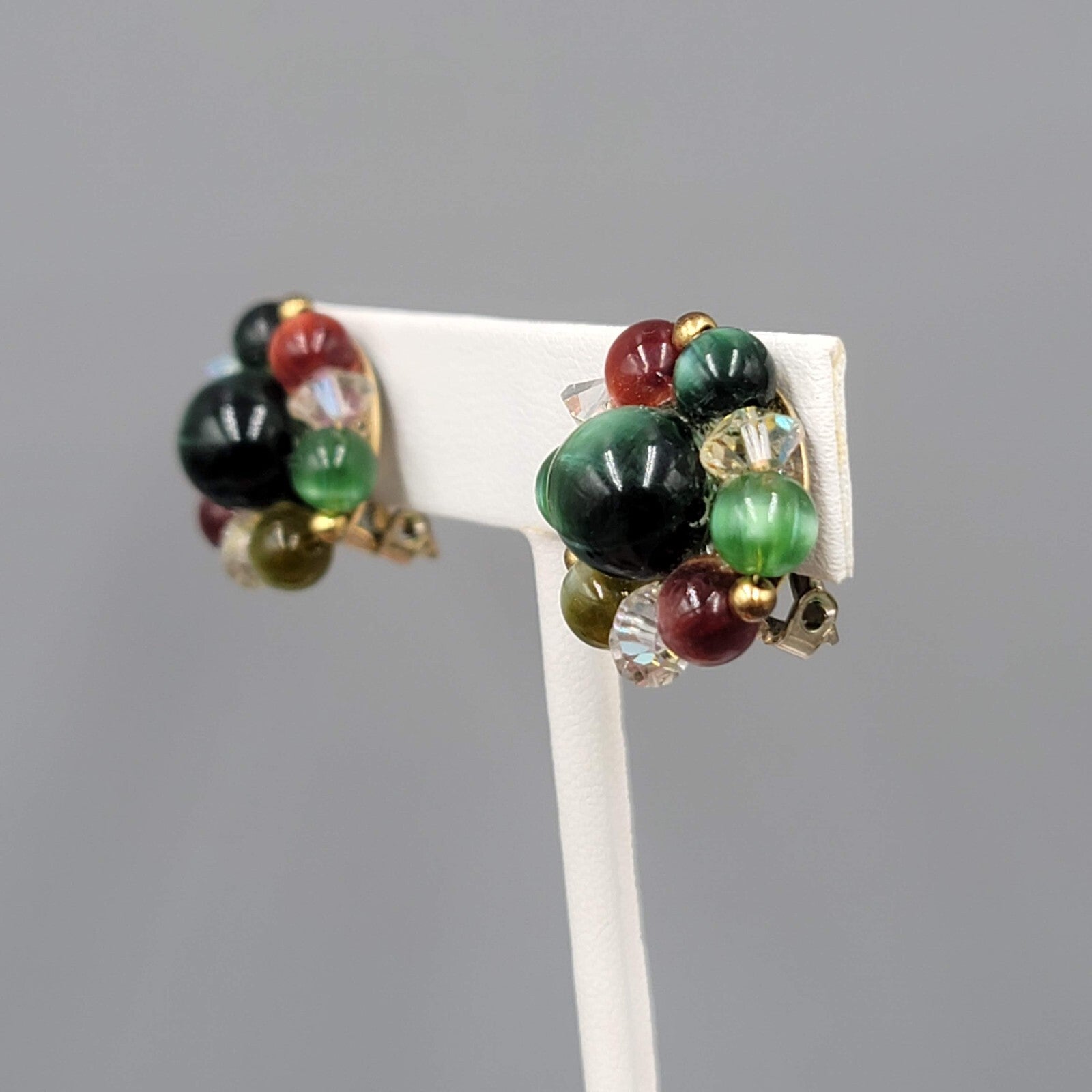 Vintage Cluster Bead Clip on Earrings Gold tone Red Green 3/4"