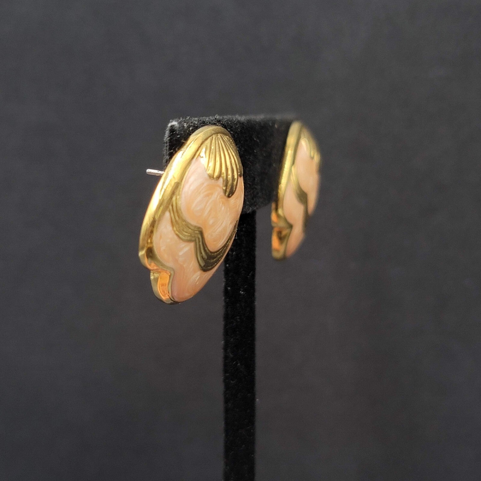 Vintage Pierced Earrings Gold Plated Peach Swirl Enamel Shell Design 1"
