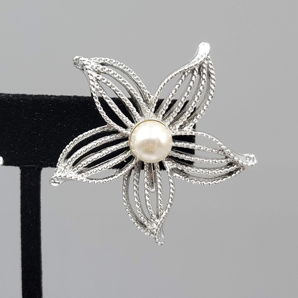 Vintage Flower Clip on Earrings Silver tone Sarah Cov White Faux Pearl 1.5"