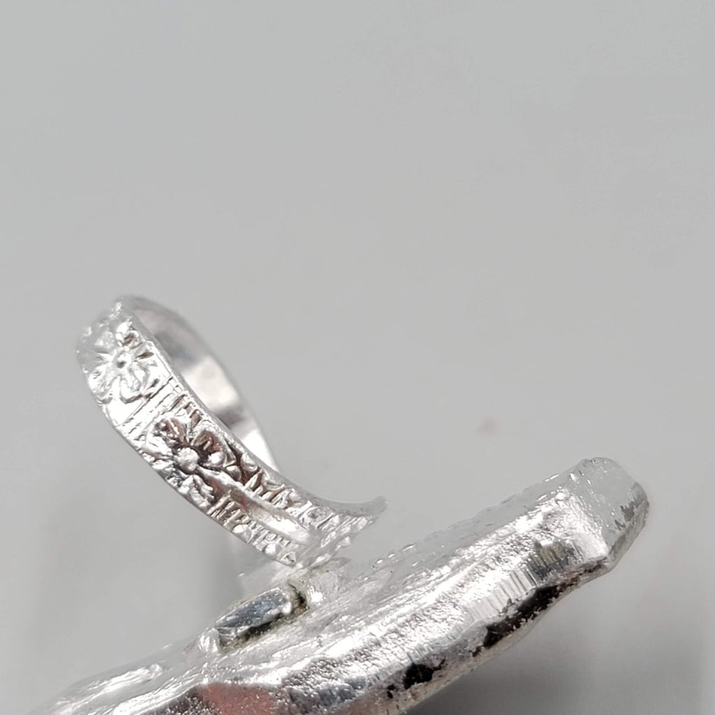 Peace Sign Hippie Vending Machine Prize Metal Ring 1960-70s NOS Silver tone Adj