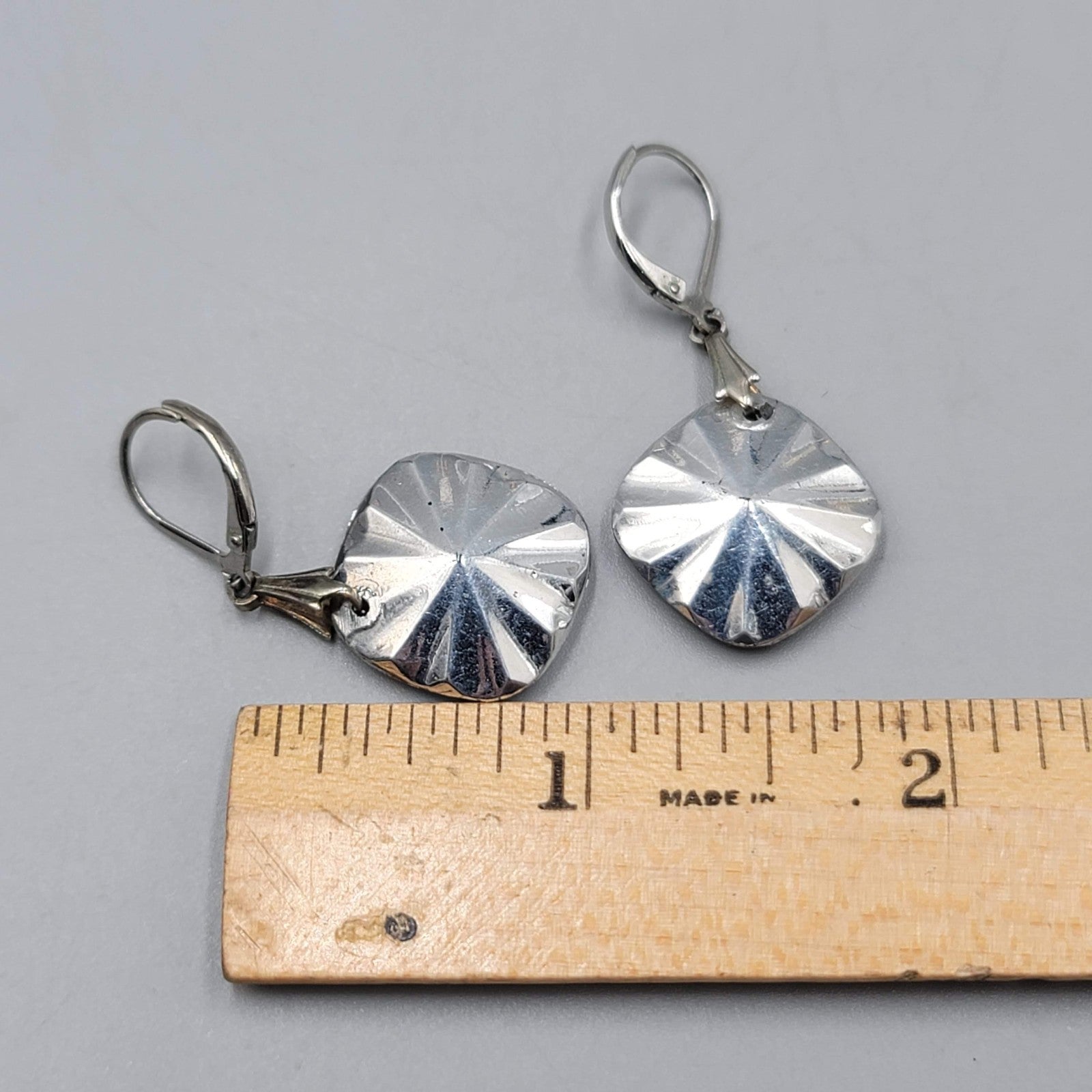 Vintage Heliotrope Glass Pierced Earrings Silver tone Dangle  1"