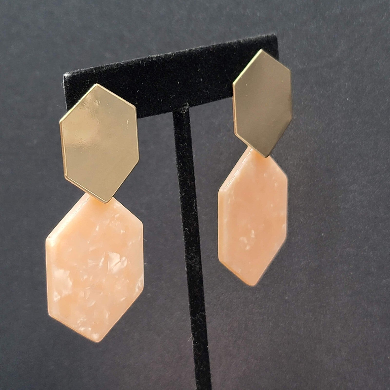 Pierced Earrings Gold tone Pink Resin Geometric Dangle 2.5"