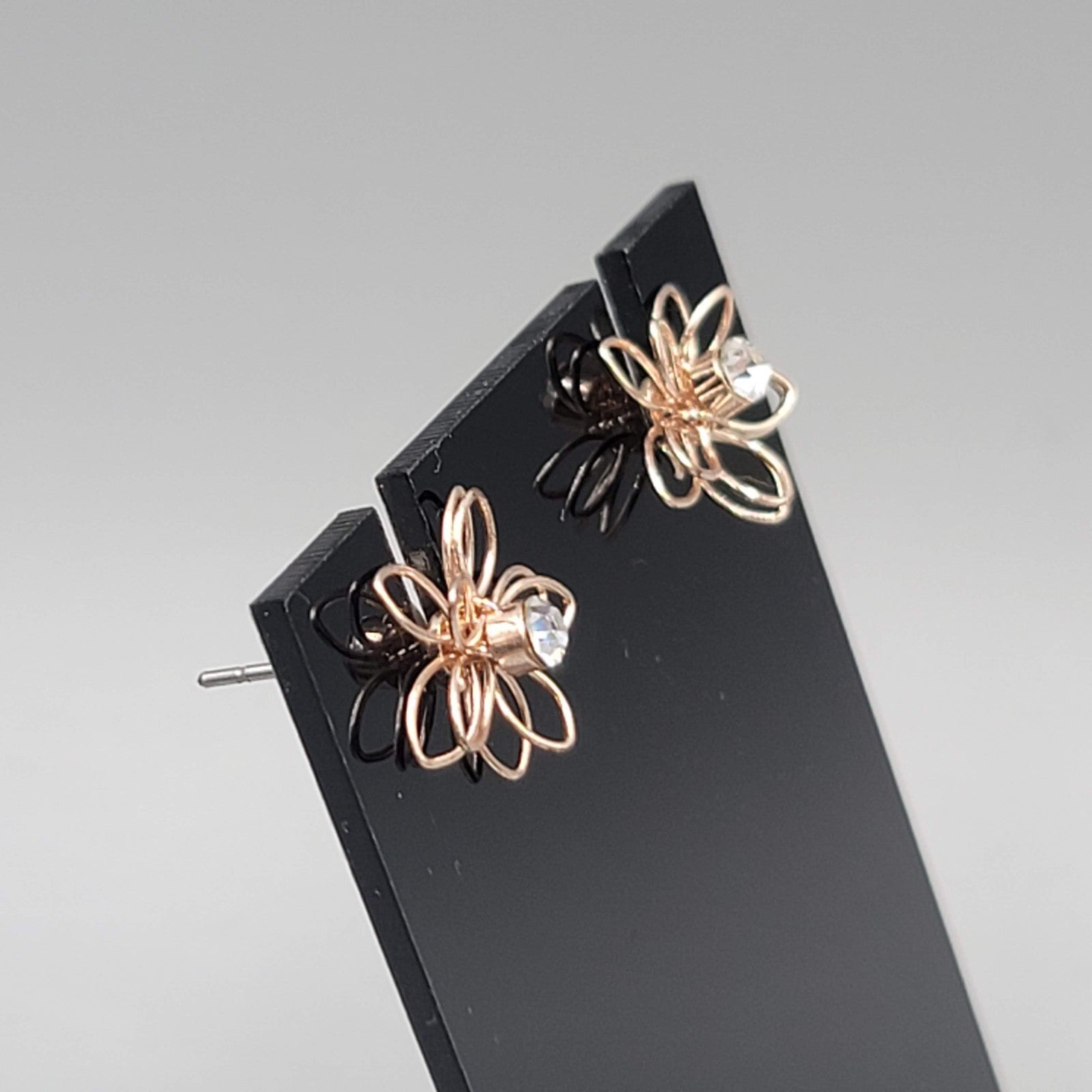 Wire Flower Stud Pierced Earrings Crystal Gold tone 1/2"