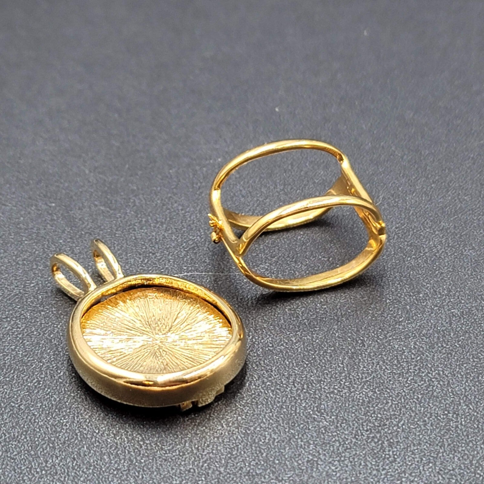 JOAN RIVERS Signed Gold Plated Clasp and Pendant Pieces in Good Condition