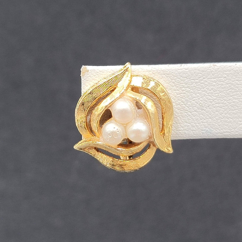 Vintage Clip on Earrings Textured Gold tone Faux Pearl Studs 3/4"