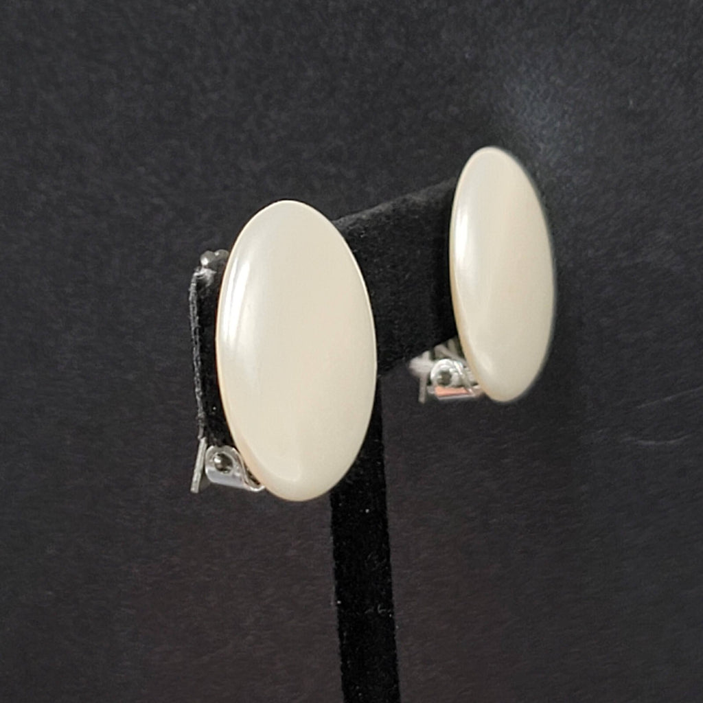 Vintage Clip on Earrings White Satin Finish Round 7/8"