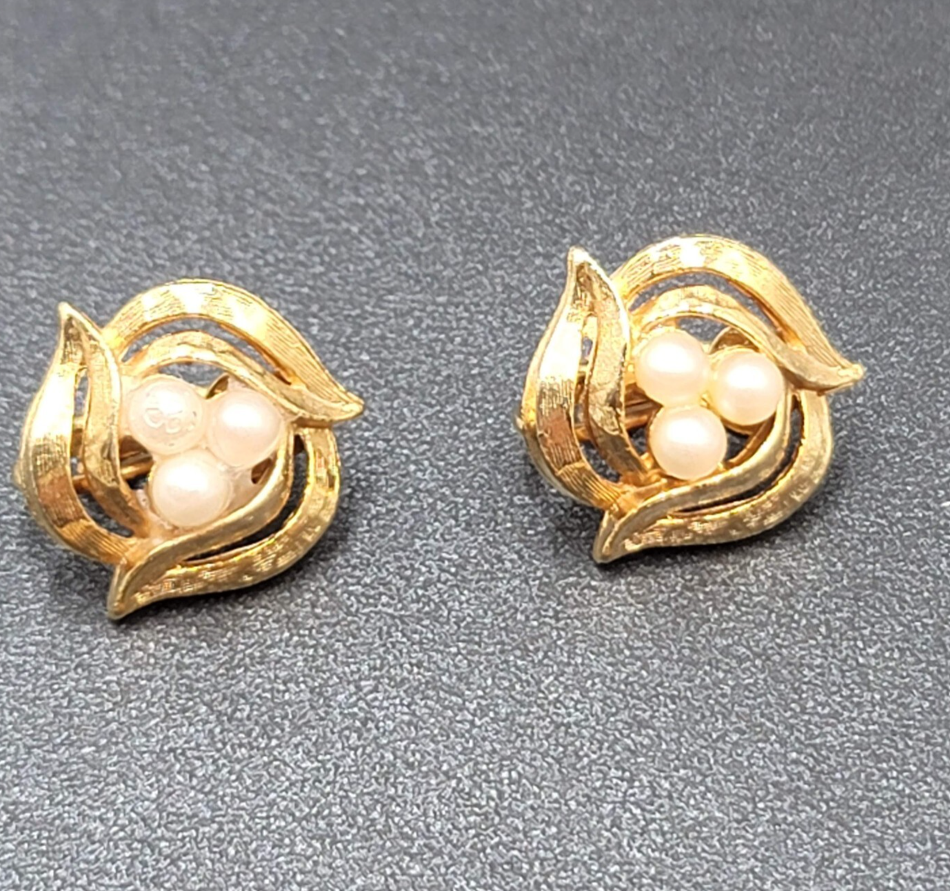 Vintage Clip on Earrings Textured Gold tone Faux Pearl Studs 3/4"