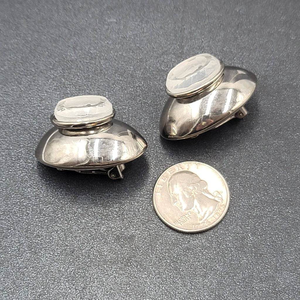 Vintage ELLEN DESIGNS Clip on Earrings Silver tone Glass Intaglio Cameo 1 3/8"