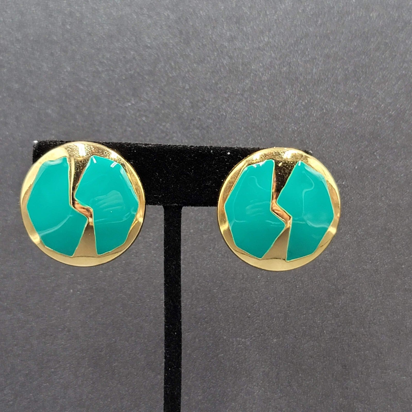 Vintage Clip on Earrings Gold tone Green Enamel Round 1 1/8"
