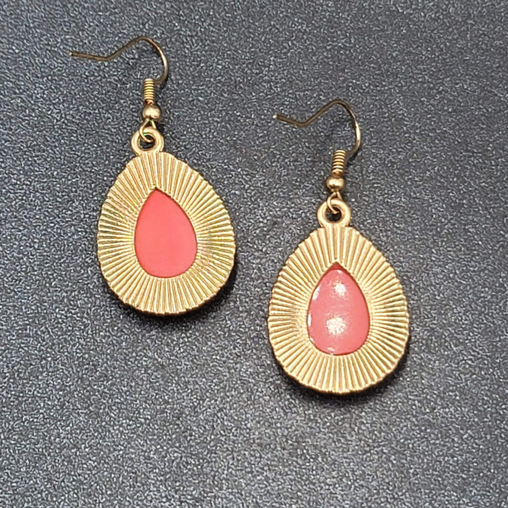 Pierced Earrings Gold tone Pink Translucent Resin Teardrop Dangle 1"
