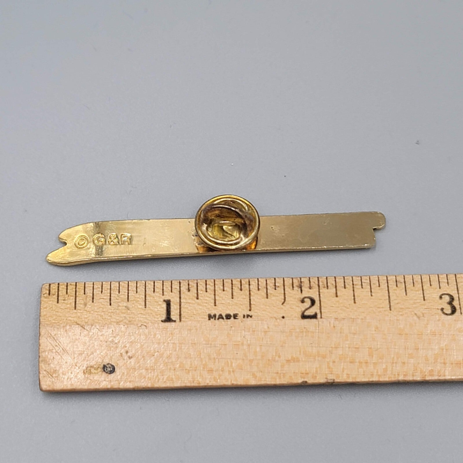 Vintage Ski Vail Beaver Creek Enamel Pin Badge Skier Skiing Travel Souvenir 1"