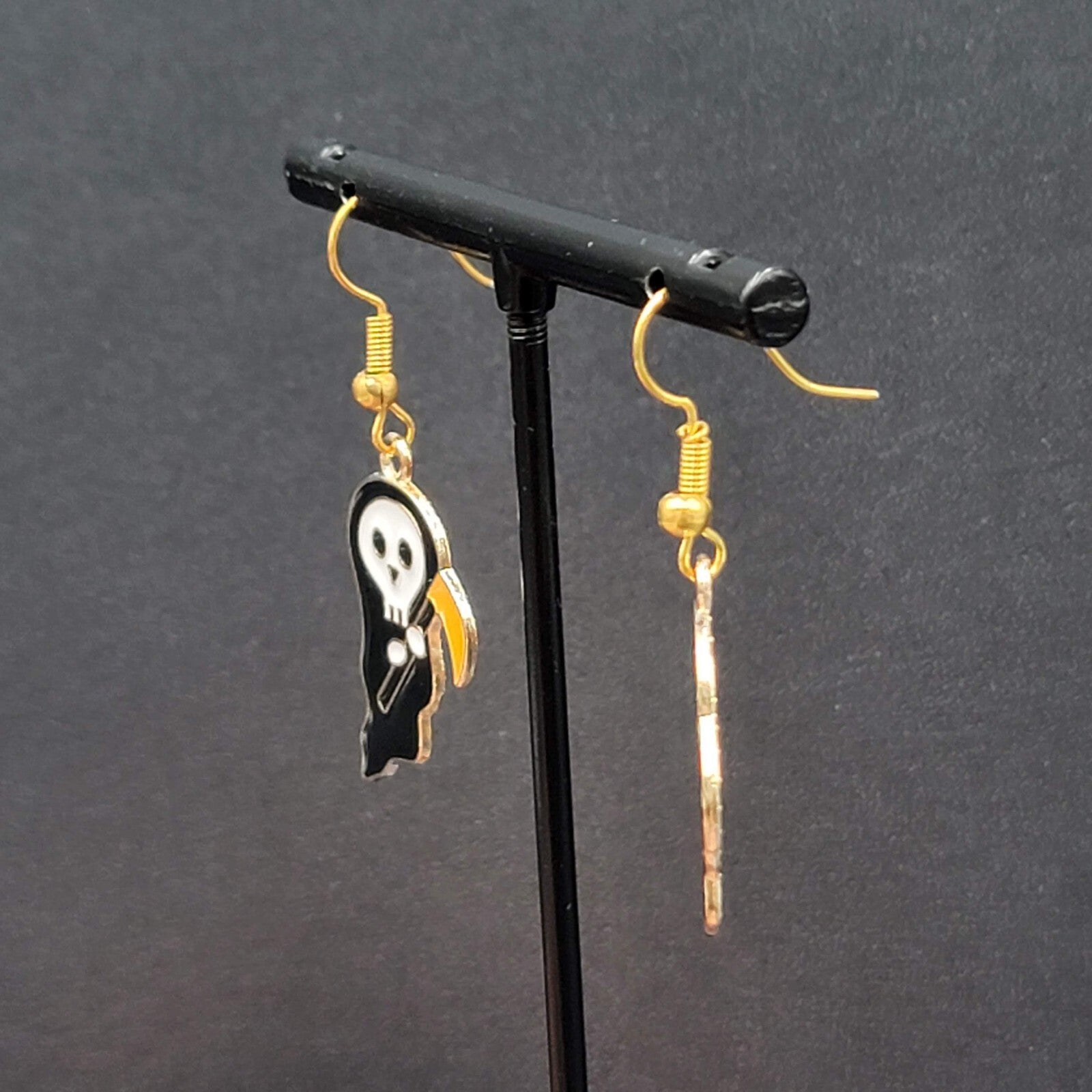 Halloween Grim Reaper Pierced Earrings Gold tone Enamel Dangle 1 1/8"
