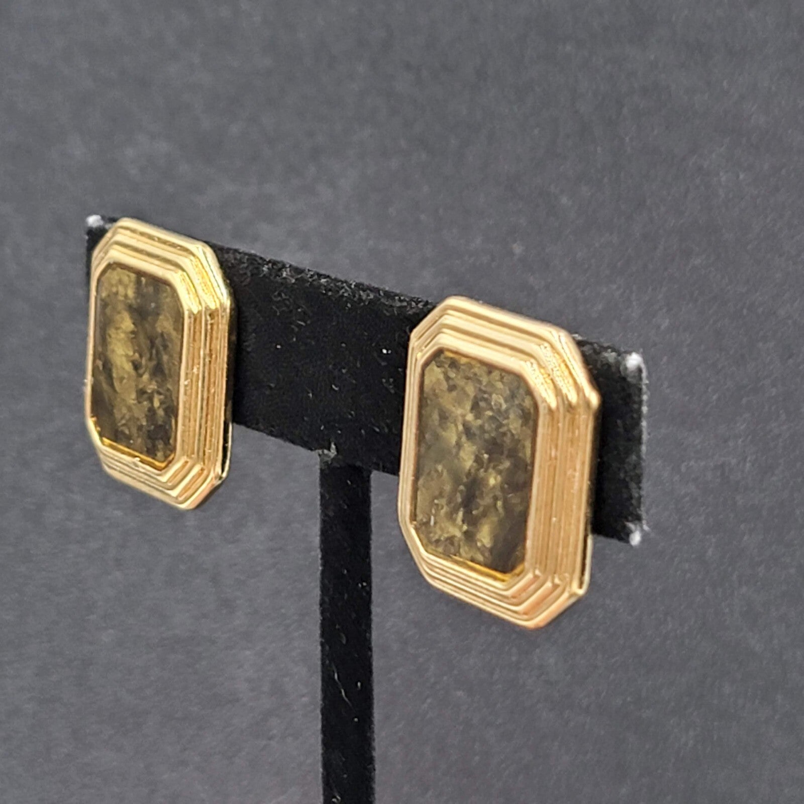 Vintage Avon Clip on Earrings Gold tone Green Marble Design Rectangle 7/8"